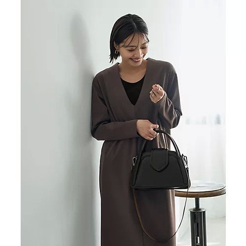 【スタイルデリ/STYLE DELI】の【Made in JAPAN】シルキーポンチ深Vワンピース インテリア・キッズ・メンズ・レディースファッション・服の通販 founy(ファニー) https://founy.com/ ファッション Fashion レディースファッション WOMEN ワンピース Dress インナー Inner 春 Spring カットソー Cut And Sew シアー Sheer シンプル Simple スタイリッシュ Stylish スニーカー Sneakers スリット Slit タンク Tank タートルネック Turtleneck 定番 Standard 人気 Popularity ハイネック High Neck パターン Pattern フロント Front ポケット Pocket ループ Loop 冬 Winter 日本製 Made In Japan 夏 Summer ビジネス 仕事 通勤 Business |ID: prp329100004422146 ipo3291000000030879830