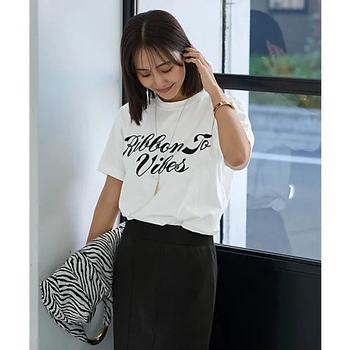 【スタイルデリ/STYLE DELI】のRIBBONロゴTシャツ インテリア・キッズ・メンズ・レディースファッション・服の通販 founy(ファニー) https://founy.com/ ファッション Fashion レディースファッション WOMEN トップス・カットソー Tops/Tshirt シャツ/ブラウス Shirts/Blouses ロング / Tシャツ T-Shirts 春 Spring ストレート Straight バランス Balance フェミニン Feminine フォルム Form プリント Print ベロア Velor ベーシック Basic ボーイズ Boys ポケット Pocket 半袖 Short Sleeve メンズ Mens リボン Ribbon S/S・春夏 Ss・Spring/Summer 夏 Summer |ID: prp329100004433170 ipo3291000000030964169