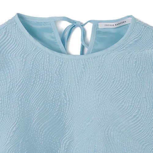 【セシリー バンセン/CECILIE BAHNSEN】のAMARI TOP KAZE MATELASSE LIGHT BLUE 人気、トレンドファッション・服の通販 founy(ファニー) 　ファッション　Fashion　レディースファッション　Fashion for Women　2025年　2025　2025春夏・S/S　Spring/Summer 2025 SS25　シアー　Sheer, See-Through　シャーリング　Shirring, Ruched　other-3|ID: prp329100004433173 ipo3291000000035592066