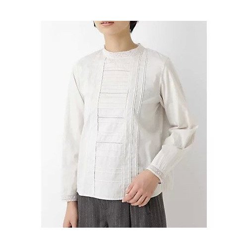 【ヒューマンウーマン/HUMAN WOMAN】のレーススタンドカラーピンタックブラウス インテリア・キッズ・メンズ・レディースファッション・服の通販 founy(ファニー) https://founy.com/ ファッション Fashion レディースファッション WOMEN トップス・カットソー Tops/Tshirt シャツ/ブラウス Shirts/Blouses インナー Inner カーディガン Cardigan モノトーン Monotone ランダム Random レース Race |ID: prp329100004435583 ipo3291000000030982747
