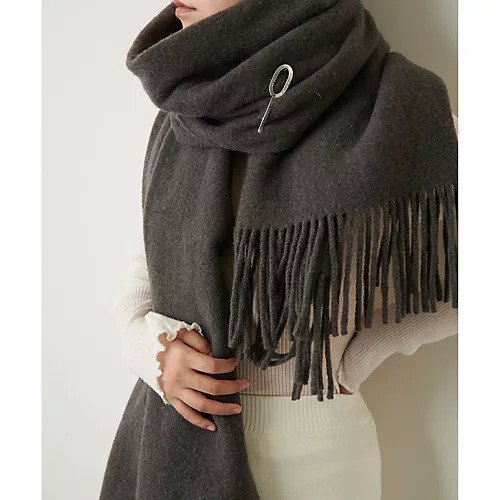 【ウィムガゼット/Whim Gazette】の【ASAUCE MELER】別注ブローチ付スポンディッシュストール3 人気、トレンドファッション・服の通販 founy(ファニー) 　ファッション　Fashion　レディースファッション　Fashion for Women　グラデーション　Gradient, Ombre　コイン　Coin, Coin Design　ジュエリー　Jewelry, Accessories　ストール　Stole, Wrap　スペシャル　Special, Limited Edition　定番　Standard, Basic Item　ネックレス　Necklace, Pendant Necklace　人気　Popular, Best Seller　ブローチ　Brooch, Pin Brooch　別注　Limited Edition, Custom Order　モチーフ　Motif, Design Theme　ロマンティック　Romantic, Feminine Style　other-2|ID: prp329100004458598 ipo3291000000031236947