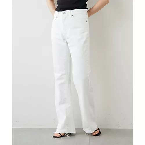 【ウィムガゼット/Whim Gazette】の【INSCRIRE】フレアデニム インテリア・キッズ・メンズ・レディースファッション・服の通販 founy(ファニー) 　ファッション　Fashion　レディースファッション　Fashion for Women　コレクション　Collection, Seasonal Line　デニム　Denim, Jeans Material　トレンド　Trend, Trending Now　定番　Standard, Basic Item　フェミニン　Feminine, Girly　フレア　Flare, Flared　リメイク　Remake, Reconstructed　ルーズ　Loose, Oversized　2022年　2022　2022 春夏 S/S　Spring/Summer 2022 SS22　ホワイト|ID: prp329100004458695 ipo3291000000031210361