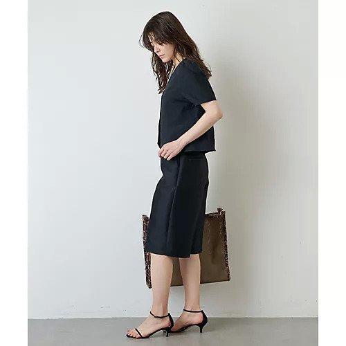 【ウィムガゼット/Whim Gazette】のシルクウールツイルハーフパンツ 人気、トレンドファッション・服の通販 founy(ファニー) 　ファッション　Fashion　レディースファッション　WOMEN　パンツ　Pants　ハーフ / ショートパンツ　Short Pants　2022年　2022　2022 春夏 S/S　Ss,Spring/Summer,2022　エレガント 上品　Elegant　クラシカル　Classical　シルク　Silk　センター　Center　トレンド　Trend　ハーフ　Half　other-3|ID: prp329100004458784 ipo3291000000031237322