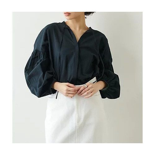 【ウィムガゼット/Whim Gazette】のローン2WAYギャザーブラウス インテリア・キッズ・メンズ・レディースファッション・服の通販 founy(ファニー) https://founy.com/ ファッション Fashion レディースファッション Fashion for Women トップス・カットソー Cut & Sew Tops シャツ・ブラウス・オフィスカジュアル Elegant Blouses & Button-Ups 春 Spring ギャザー Gathered, Ruffled クール Cool, Chic 人気 Popular, Best Seller フェミニン Feminine, Girly リボン Ribbon, Bow レギュラー Regular, Standard Fit 2022年 2022 2022 春夏 S/S Spring/Summer 2022 SS22 おすすめ Recommended / Our Picks |ID: prp329100004459058 ipo3291000000031211776