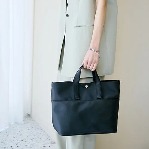 【トプカピ/TOPKAPI】の【Breath TOPKAPI】Bright ブライト カラーブロック A4 トートバッグ 人気、トレンドファッション・服の通販 founy(ファニー) 　ファッション　Fashion　レディースファッション　Fashion for Women　バッグ　Bags　サテン　Satin, Glossy Fabric　フラップ　Flap, Flap Pocket　ブライト　Bright, Shiny　ブロック　Block, Solid Block Pattern　ポケット　Pocket, Pocket Detail　軽量　Lightweight, Ultra Light　other-3|ID: prp329100004459097 ipo3291000000032465739
