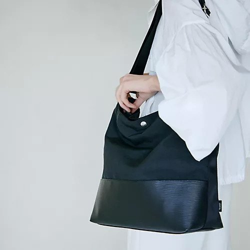 【トプカピ/TOPKAPI】の【Breath TOPKAPI】RIPPLE リプル リンクル ナイロン A4 ショルダーバッグ インテリア・キッズ・メンズ・レディースファッション・服の通販 founy(ファニー) 　ファッション　Fashion　レディースファッション　WOMEN　バッグ　Bag　クール　Cool　コンビ　Combination　軽量　Lightweight　ショルダー　Shoulder　人気　Popularity　ポケット　Pocket　エレガント 上品　Elegant　ブラック|ID: prp329100004459106 ipo3291000000031211961