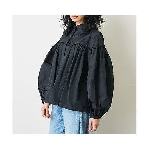 【ウィムガゼット/Whim Gazette】のタフタボリュームブラウス 人気、トレンドファッション・服の通販 founy(ファニー) 　ファッション　Fashion　レディースファッション　Fashion for Women　トップス・カットソー　Cut & Sew Tops　シャツ・ブラウス・オフィスカジュアル　Elegant Blouses & Button-Ups　2022年　2022　2022-2023秋冬・A/W　Autumn/Winter 2022–23 AW22–23　おすすめ　Recommended / Our Picks　イタリア　Italy　ギャザー　Gathered, Ruffled　シルク　Silk, 100% Silk　タフタ　Taffeta, Structured Fabric　other-3|ID: prp329100004459107 ipo3291000000031237831