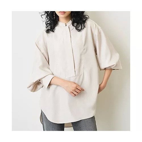 【ウィムガゼット/Whim Gazette】のサテンスタンドカラーシャツ インテリア・キッズ・メンズ・レディースファッション・服の通販 founy(ファニー) 　ファッション　Fashion　レディースファッション　Fashion for Women　トップス・カットソー　Cut & Sew Tops　シャツ・ブラウス・オフィスカジュアル　Elegant Blouses & Button-Ups　2022年　2022　2022-2023秋冬・A/W　Autumn/Winter 2022–23 AW22–23　クラシカル　Classical, Vintage-Inspired　クール　Cool, Chic　シルク　Silk, 100% Silk　スタンド　Stand Collar, Upright Stand　スマート　Smart, Elegant　フロント　Front, Front Design　エレガント 上品　Elegant　ライトベージュ|ID: prp329100004459109 ipo3291000000031211974