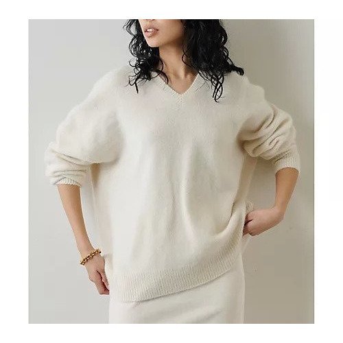【ウィムガゼット/Whim Gazette】のファーVネックプルオーバー 人気、トレンドファッション・服の通販 founy(ファニー) 　ファッション　Fashion　レディースファッション　WOMEN　トップス・カットソー　Tops/Tshirt　プルオーバー　Pullover　Vネック　V-Neck　2022年　2022　2022-2023秋冬・A/W　Aw/Autumn/Winter//Fw/Fall-Winter/2022-2023　おすすめ　Recommend　スリーブ　Sleeve　フォックス　Fox　ボトム　Bottom　ラグジュアリー　Luxury　エレガント 上品　Elegant　other-2|ID: prp329100004459214 ipo3291000000031237928