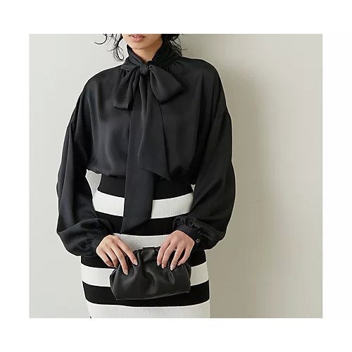 【ウィムガゼット/Whim Gazette】のサテンボウタイブラウス インテリア・キッズ・メンズ・レディースファッション・服の通販 founy(ファニー) https://founy.com/ ファッション Fashion レディースファッション Fashion for Women トップス・カットソー Cut & Sew Tops シャツ・ブラウス・オフィスカジュアル Elegant Blouses & Button-Ups 2022年 2022 2022-2023秋冬・A/W Autumn/Winter 2022–23 AW22–23 エレガント 上品 Elegant ギャザー Gathered, Ruffled サテン Satin, Glossy Fabric スウェット / スエット Sweatshirt, Sweatwear ドレープ Drape, Draping Fabric フェミニン Feminine, Girly リボン Ribbon, Bow |ID: prp329100004459223 ipo3291000000031212404