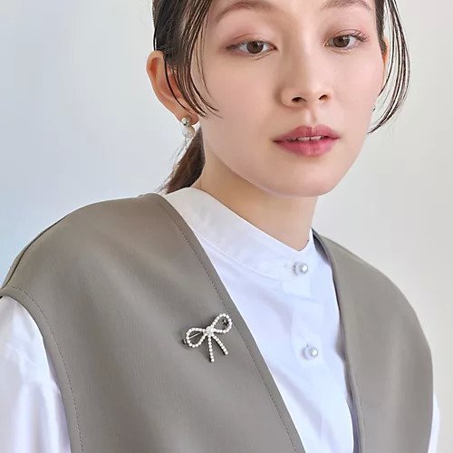【フィービィー/phoebe】のリボンパールビジューブローチ シルバー 人気、トレンドファッション・服の通販 founy(ファニー) 　ファッション　Fashion　レディースファッション　WOMEN　エレガント 上品　Elegant　シルバー　Silver　シンプル　Simple　セレモニー　Ceremony　ドレス　Dress　ビジュー　Bijou　ブローチ　Brooch　リボン　Ribbon　other-3|ID: prp329100004459296 ipo3291000000031252212