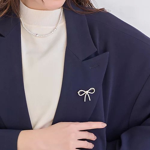 【フィービィー/phoebe】のリボンパールビジューブローチ ゴールド インテリア・キッズ・メンズ・レディースファッション・服の通販 founy(ファニー) https://founy.com/ ファッション Fashion レディースファッション WOMEN エレガント 上品 Elegant シンプル Simple セレモニー Ceremony ドレス Dress ビジュー Bijou ブローチ Brooch リボン Ribbon |ID: prp329100004459297 ipo3291000000031212753