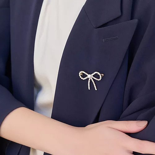 【フィービィー/phoebe】のリボンパールビジューブローチ ゴールド 人気、トレンドファッション・服の通販 founy(ファニー) 　ファッション　Fashion　レディースファッション　WOMEN　エレガント 上品　Elegant　シンプル　Simple　セレモニー　Ceremony　ドレス　Dress　ビジュー　Bijou　ブローチ　Brooch　リボン　Ribbon　other-3|ID: prp329100004459297 ipo3291000000031252216