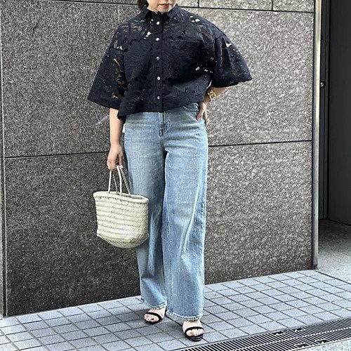 【サクラ/SACRA】のレースクロップト丈シャツ 人気、トレンドファッション・服の通販 founy(ファニー) 　ファッション　Fashion　レディースファッション　Fashion for Women　トップス・カットソー　Cut & Sew Tops　シャツ・ブラウス・オフィスカジュアル　Elegant Blouses & Button-Ups　おすすめ　Recommended / Our Picks　クロップド　Cropped, Short Length　コンパクト　Compact, Small Size　コンビ　Combo, Combination Style　タンク　Tank Top, Sleeveless Top　ノースリーブ　Sleeveless, No-Sleeve　バランス　Balance, Style Balance　マニッシュ　Mannish, Boyish　モチーフ　Motif, Design Theme　リーフ　Leaf, Botanical Leaf　レース　Lace, Lace Fabric　エレガント 上品　Elegant　夏　Summer　other-2|ID: prp329100004459423 ipo3291000000033394178