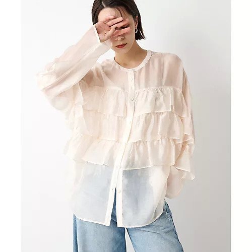 【ウィムガゼット/Whim Gazette】のティアードブラウス インテリア・キッズ・メンズ・レディースファッション・服の通販 founy(ファニー) 　ファッション　Fashion　レディースファッション　Fashion for Women　トップス・カットソー　Cut & Sew Tops　シャツ・ブラウス・オフィスカジュアル　Elegant Blouses & Button-Ups　2023年　2023　2023春夏・S/S　Spring/Summer 2023 SS23　おすすめ　Recommended / Our Picks　クラシカル　Classical, Vintage-Inspired　クラシック　Classic, Timeless Style　シアー　Sheer, See-Through　シルク　Silk, 100% Silk　フェミニン　Feminine, Girly　フリル　Frill, Ruffle　ワイド　Wide, Wide Fit　エレガント 上品　Elegant　オフホワイト|ID: prp329100004459483 ipo3291000000031213400