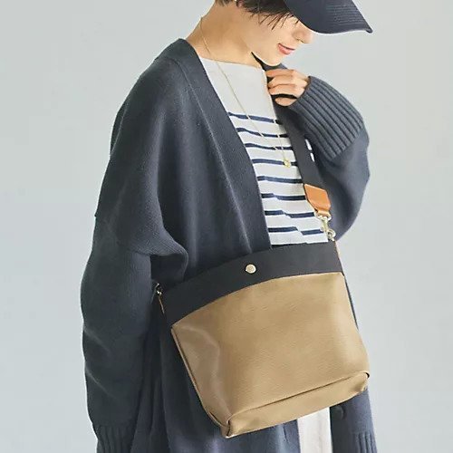 【トプカピ/TOPKAPI】の【WEB限定】[トプカピ ブレス] TOPKAPI BREATH リプルネオレザーショルダーバッグ インテリア・キッズ・メンズ・レディースファッション・服の通販 founy(ファニー) 　ファッション　Fashion　レディースファッション　WOMEN　バッグ　Bag　クール　Cool　コンパクト　Compact　ショルダー　Shoulder　スタイリッシュ　Stylish　トラベル　Travel　トレンド　Trend　ポーチ　Pouch　人気　Popularity　軽量　Lightweight　カーキブラウン|ID: prp329100004459547 ipo3291000000031213628