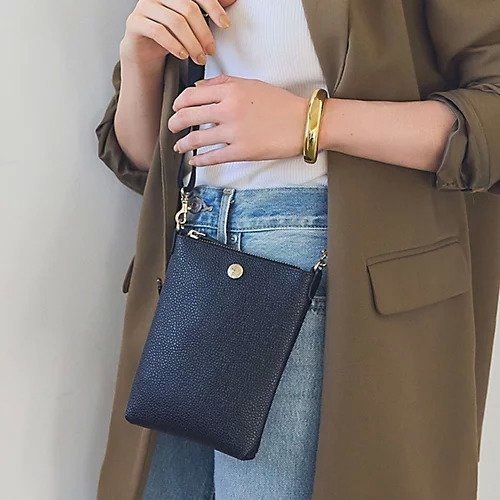 【トプカピ/TOPKAPI】の【BREATH TOPKAPI】 SCOTCH GRAIN スコッチグレイン ネオレザー サコッシュ スマホ ショルダーバッグ インテリア・キッズ・メンズ・レディースファッション・服の通販 founy(ファニー) 　ファッション　Fashion　レディースファッション　WOMEN　バッグ　Bag　ショルダー　Shoulder　シンプル　Simple　スタイリッシュ　Stylish　スマホ　Smartphone　スマート　Smart　スリム　Slim　財布　Wallet　人気　Popularity　ポケット　Pocket　メタル　Metal　ブラック|ID: prp329100004459555 ipo3291000000031213684