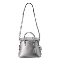 【メゾン マルジェラ/MAISON MARGIELA】の5AC CLASSIQUE MINI 人気、トレンドファッション・服の通販 founy(ファニー) ファッション Fashion レディースファッション WOMEN 2024年 2024 2024-2025秋冬・A/W Aw/Autumn/Winter/Fw/Fall/2024-2025 クラシカル Classical チャーム Charm フラップ Flap 人気 Popularity |ID:prp329100004459665