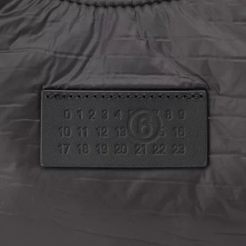 【エムエム6 メゾン マルタン マルジェラ/MM6 Maison Martin Margiela】のNYLON MINI BAG 人気、トレンドファッション・服の通販 founy(ファニー) 　ファッション　Fashion　レディースファッション　WOMEN　バッグ　Bag　2025年　2025　2025春夏・S/S　Ss,Spring/Summer,2025　フロント　Front　ポケット　Pocket　軽量　Lightweight　other-3|ID: prp329100004459698 ipo3291000000031253329