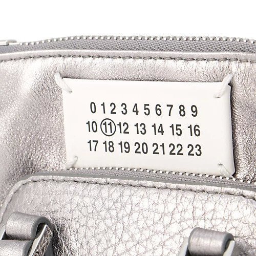 【メゾン マルジェラ/MAISON MARGIELA】の5AC CLASSIQUE BABY 人気、トレンドファッション・服の通販 founy(ファニー) 　ファッション　Fashion　レディースファッション　WOMEN　2024年　2024　2024-2025秋冬・A/W　Aw/Autumn/Winter/Fw/Fall/2024-2025　コンパクト　Compact　other-3|ID: prp329100004459704 ipo3291000000031716389