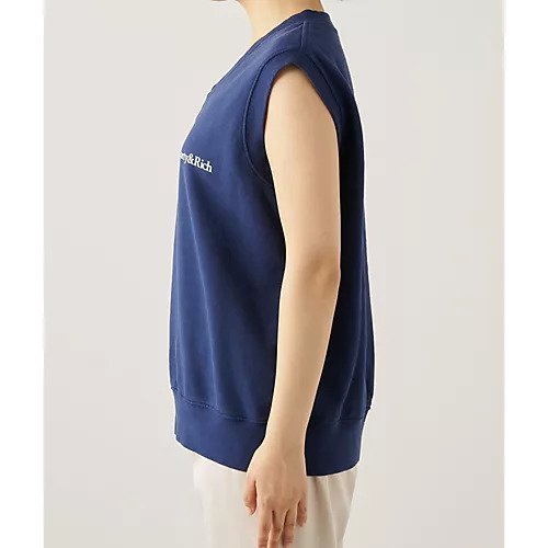 【ウィムガゼット/Whim Gazette】の【Sporty&Rich】ロゴVネックスウェット 人気、トレンドファッション・服の通販 founy(ファニー) 　ファッション　Fashion　レディースファッション　Fashion for Women　トップス・カットソー　Cut & Sew Tops　レディースパーカー・カジュアルフーディー　Casual Hoodies & Sweatshirts　スウェット・クルーネックトップス　Sweatshirts & Crewnecks / Relaxed Fit Sweat Tops　Vネックトップス　V-Neck Tops / V-Cut Neckline Shirts　シンプル　Simple, Minimal　スポーティ　Sporty, Casual Athletic　スマート　Smart, Elegant　スリーブ　Sleeve, Long Sleeve / Short Sleeve　雑誌　Magazine, Fashion Magazine　フレンチ　French, French Style　プリント　Print, Printed Pattern　おすすめ　Recommended / Our Picks　夏　Summer　2023春夏・S/S　Spring/Summer 2023 SS23　2023年　2023　other-3|ID: prp329100004459778 ipo3291000000031238485