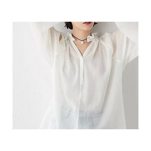 【ウィムガゼット/Whim Gazette】のシルクコットンギャザーブラウス インテリア・キッズ・メンズ・レディースファッション・服の通販 founy(ファニー) 　ファッション　Fashion　レディースファッション　Fashion for Women　トップス・カットソー　Cut & Sew Tops　シャツ・ブラウス・オフィスカジュアル　Elegant Blouses & Button-Ups　2023年　2023　2023春夏・S/S　Spring/Summer 2023 SS23　インナー　Innerwear　ギャザー　Gathered, Ruffled　クラシカル　Classical, Vintage-Inspired　シアー　Sheer, See-Through　シルク　Silk, 100% Silk　スキッパー　Skipper, Open Collar　フェミニン　Feminine, Girly　ボトム　Bottoms, Lower Wear　エレガント 上品　Elegant　夏　Summer　オフホワイト|ID: prp329100004459816 ipo3291000000031214960