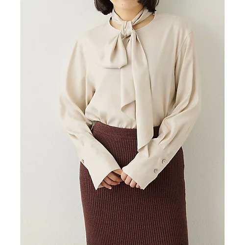【ウィムガゼット/Whim Gazette】のフィブリルサテン2WAYボウタイブラウス インテリア・キッズ・メンズ・レディースファッション・服の通販 founy(ファニー) 　ファッション　Fashion　レディースファッション　Fashion for Women　トップス・カットソー　Cut & Sew Tops　シャツ・ブラウス・オフィスカジュアル　Elegant Blouses & Button-Ups　エレガント 上品　Elegant　キュプラ　Cupro, Eco Fabric　サテン　Satin, Glossy Fabric　スタイリッシュ　Stylish, Fashionable　ドレープ　Drape, Draping Fabric　リボン　Ribbon, Bow　2023春夏・S/S　Spring/Summer 2023 SS23　2023年　2023　ライトベージュ|ID: prp329100004459872 ipo3291000000031215283
