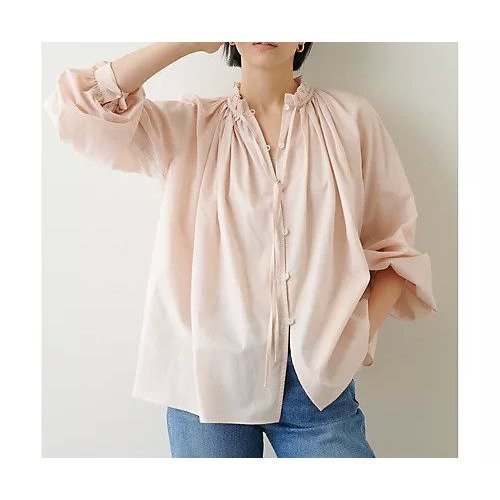 【ウィムガゼット/Whim Gazette】のボリュームブラウス インテリア・キッズ・メンズ・レディースファッション・服の通販 founy(ファニー) 　ファッション　Fashion　レディースファッション　Fashion for Women　トップス・カットソー　Cut & Sew Tops　シャツ・ブラウス・オフィスカジュアル　Elegant Blouses & Button-Ups　ギャザー　Gathered, Ruffled　ジャケット　Jacket, Outerwear　ダウン　Down, Puffer　デニム　Denim, Jeans Material　長袖　Long Sleeve, Full Sleeve　バランス　Balance, Style Balance　ボトム　Bottoms, Lower Wear　リボン　Ribbon, Bow　ワイド　Wide, Wide Fit　夏　Summer　2024年　2024　2024春夏・S/S　Spring/Summer 2024 SS24　ピンクベージュ|ID: prp329100004459991 ipo3291000000031216130