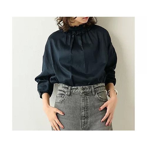 【ウィムガゼット/Whim Gazette】のギャザーカラー2WAYブラウス インテリア・キッズ・メンズ・レディースファッション・服の通販 founy(ファニー) https://founy.com/ ファッション Fashion レディースファッション Fashion for Women トップス・カットソー Cut & Sew Tops シャツ・ブラウス・オフィスカジュアル Elegant Blouses & Button-Ups 2023年 2023 2023-2024秋冬・A/W Autumn/Winter 2023–24 AW23–24 おすすめ Recommended / Our Picks インナー Innerwear ギャザー Gathered, Ruffled サテン Satin, Glossy Fabric ジャケット Jacket, Outerwear スキッパー Skipper, Open Collar フリル Frill, Ruffle リボン Ribbon, Bow エレガント 上品 Elegant |ID: prp329100004460293 ipo3291000000031218045