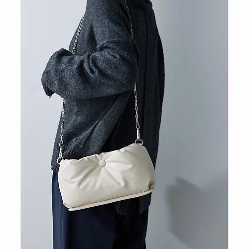 【ウィムガゼット/Whim Gazette】の【THE PAUSE】2wayパフチェーンショルダーバッグ 人気、トレンドファッション・服の通販 founy(ファニー) 　ファッション　Fashion　レディースファッション　Fashion for Women　バッグ　Bags　ヴィンテージ　Vintage Style　クラッチ　Clutch, Clutch Bag　グラデーション　Gradient, Ombre　コンパクト　Compact, Small Size　シンプル　Simple, Minimal　トレンド　Trend, Trending Now　フォルム　Silhouette, Form　ポケット　Pocket, Pocket Detail　ワーク　Workwear, Utility Style　2023年　2023　2023-2024秋冬・A/W　Autumn/Winter 2023–24 AW23–24　エレガント 上品　Elegant　other-2|ID: prp329100004460294 ipo3291000000031239221