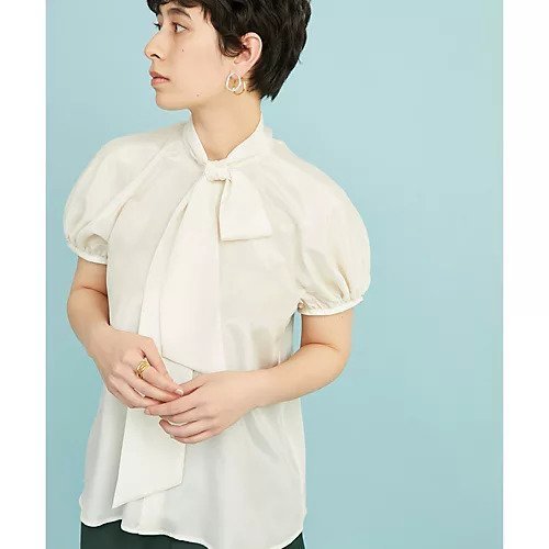 【ウィムガゼット/Whim Gazette】のボータイ半袖ブラウス インテリア・キッズ・メンズ・レディースファッション・服の通販 founy(ファニー) 　ファッション　Fashion　レディースファッション　Fashion for Women　トップス・カットソー　Cut & Sew Tops　シャツ・ブラウス・オフィスカジュアル　Elegant Blouses & Button-Ups　2022年　2022　2022 春夏 S/S　Spring/Summer 2022 SS22　おすすめ　Recommended / Our Picks　エレガント 上品　Elegant　ギャザー　Gathered, Ruffled　コンパクト　Compact, Small Size　シアー　Sheer, See-Through　スリーブ　Sleeve, Long Sleeve / Short Sleeve　ドレープ　Drape, Draping Fabric　バランス　Balance, Style Balance　フェミニン　Feminine, Girly　リボン　Ribbon, Bow　半袖　Short Sleeve, Half Sleeve　夏　Summer　オフホワイト|ID: prp329100004460312 ipo3291000000031218184