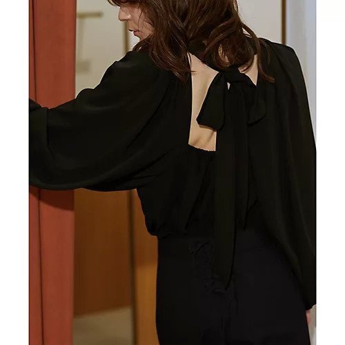 【ウィムガゼット/Whim Gazette】のバックリボンブラウス インテリア・キッズ・メンズ・レディースファッション・服の通販 founy(ファニー) https://founy.com/ ファッション Fashion レディースファッション Fashion for Women トップス・カットソー Cut & Sew Tops シャツ・ブラウス・オフィスカジュアル Elegant Blouses & Button-Ups 今季 This Season, Current Season シンプル Simple, Minimal スクエア Square, Square Shape デニム Denim, Jeans Material パターン Pattern, Design Print フェミニン Feminine, Girly フロント Front, Front Design ボトム Bottoms, Lower Wear ボトルネック Bottle Neck, Mock Neck リボン Ribbon, Bow おすすめ Recommended / Our Picks エレガント 上品 Elegant |ID: prp329100004460325 ipo3291000000031218273
