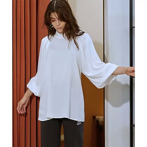 【ウィムガゼット/Whim Gazette】のバックリボンブラウス インテリア・キッズ・メンズ・レディースファッション・服の通販 founy(ファニー) 　ファッション　Fashion　レディースファッション　Fashion for Women　トップス・カットソー　Cut & Sew Tops　シャツ・ブラウス・オフィスカジュアル　Elegant Blouses & Button-Ups　今季　This Season, Current Season　シンプル　Simple, Minimal　スクエア　Square, Square Shape　デニム　Denim, Jeans Material　パターン　Pattern, Design Print　フェミニン　Feminine, Girly　フロント　Front, Front Design　ボトム　Bottoms, Lower Wear　ボトルネック　Bottle Neck, Mock Neck　リボン　Ribbon, Bow　おすすめ　Recommended / Our Picks　エレガント 上品　Elegant　ホワイト|ID: prp329100004460325 ipo3291000000031218275