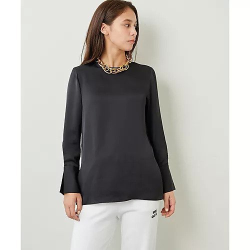 【ウィムガゼット/Whim Gazette】のシャイニー クルーネックブラウス インテリア・キッズ・メンズ・レディースファッション・服の通販 founy(ファニー) 　ファッション　Fashion　レディースファッション　Fashion for Women　トップス・カットソー　Cut & Sew Tops　シャツ・ブラウス・オフィスカジュアル　Elegant Blouses & Button-Ups　とろみ　Fluid, Flowy Fabric　クール　Cool, Chic　サテン　Satin, Glossy Fabric　シャイニー　Shiny, Glossy Finish　シルク　Silk, 100% Silk　スリット　Slit, Slit Detail　エレガント 上品　Elegant　ブラック|ID: prp329100004460328 ipo3291000000031218295