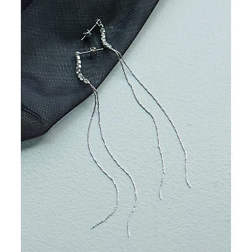 【ウィムガゼット/Whim Gazette】の【THE PAUSE】ビジューチェーンピアス インテリア・キッズ・メンズ・レディースファッション・服の通販 founy(ファニー) https://founy.com/ ファッション Fashion レディースファッション Fashion for Women 2023年 2023 2023-2024秋冬・A/W Autumn/Winter 2023–24 AW23–24 アクセサリー Fashion Accessories グラデーション Gradient, Ombre チェーン Chain, Chain Strap ビジュー Bijou, Jewel-like Accent ロング Long, Long-Length ワーク Workwear, Utility Style ヴィンテージ Vintage Style エレガント 上品 Elegant |ID: prp329100004460405 ipo3291000000031218849