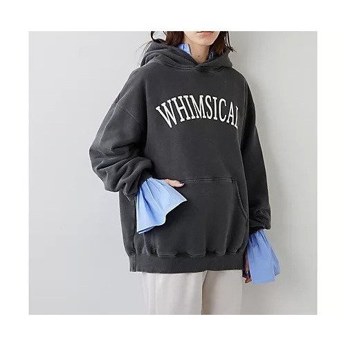 【ウィムガゼット/Whim Gazette】のロゴパーカー インテリア・キッズ・メンズ・レディースファッション・服の通販 founy(ファニー) 　ファッション　Fashion　レディースファッション　Fashion for Women　トップス・カットソー　Cut & Sew Tops　レディースパーカー・カジュアルフーディー　Casual Hoodies & Sweatshirts　おすすめ　Recommended / Our Picks　バランス　Balance, Style Balance　パーカー　Hoodie, Parka　フェミニン　Feminine, Girly　ユーズド　Used, Vintage-Look　ヴィンテージ　Vintage Style　チャコールグレー|ID: prp329100004460441 ipo3291000000031219115