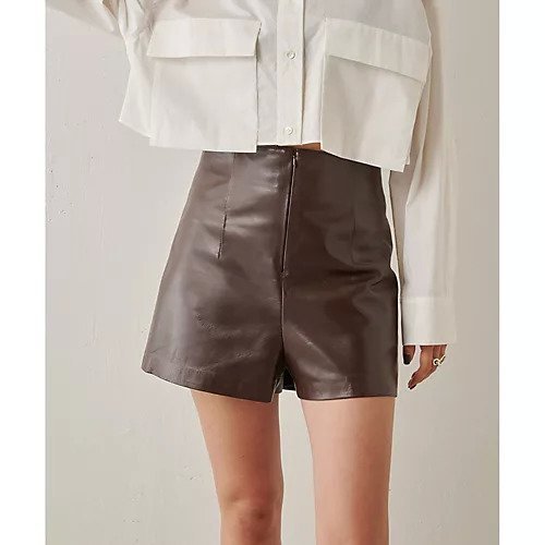 【ウィムガゼット/Whim Gazette】のレザーショートパンツ 人気、トレンドファッション・服の通販 founy(ファニー) 　ファッション　Fashion　レディースファッション　Fashion for Women　パンツ　Pants & Trousers　ショートパンツ・ハーフパンツ　High-Waisted & Relaxed Shorts　コンパクト　Compact, Small Size　ショート　Short, Short Length　セットアップ　Set-Up, Coordinated Outfit　おすすめ　Recommended / Our Picks　2024年　2024　2024春夏・S/S　Spring/Summer 2024 SS24　エレガント 上品　Elegant　other-2|ID: prp329100004460557 ipo3291000000031239741