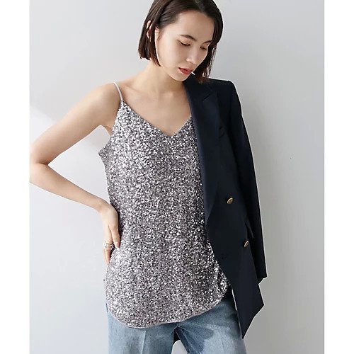 【ウィムガゼット/Whim Gazette】のスパンコールキャミソール インテリア・キッズ・メンズ・レディースファッション・服の通販 founy(ファニー) https://founy.com/ ファッション Fashion レディースファッション Fashion for Women トップス・カットソー Cut & Sew Tops キャミソール&ノースリーブ Camisoles & Sleeveless Tops アクセサリー Fashion Accessories イタリア Italy インナー Innerwear エレガント 上品 Elegant カットソー Cut and Sewn Top キャミソール Camisole, Spaghetti Strap Top シルバー Silver, Metallic Silver スパンコール Sequins, Sequin Embellishment トレンド Trend, Trending Now パーティ Party, Party Style フォルム Silhouette, Form ボトム Bottoms, Lower Wear ラップ Wrap, Wrap Design 2024年 2024 2024春夏・S/S Spring/Summer 2024 SS24 |ID: prp329100004460692 ipo3291000000031220862