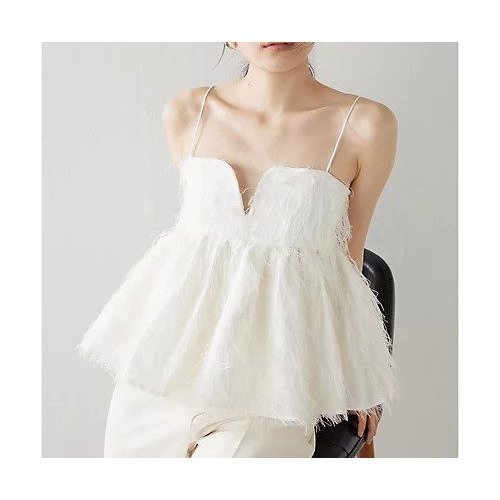 【ウィムガゼット/Whim Gazette】のフェザーキャミブラウス 人気、トレンドファッション・服の通販 founy(ファニー) 　雑誌掲載アイテム　Magazine Items　ファッション雑誌　Fashion Magazines　バイラ　BAILA　オッジ　Oggi　ファッション　Fashion　レディースファッション　WOMEN　トップス・カットソー　Tops/Tshirt　キャミソール / ノースリーブ　No Sleeves　シャツ/ブラウス　Shirts/Blouses　秋　Autumn/Fall　カットジャガード　Cut Jacquard　カットソー　Cut And Sew　キャミソール　Camisole　コンパクト　Compact　今季　This Season　10月号　October Issue　11月号　November Issue　シアー　Sheer　雑誌　Magazine　トレンド　Trend　フリンジ　Fringe　ロング　Long　2024年　2024　エレガント 上品　Elegant　2024-2025秋冬・A/W　Aw/Autumn/Winter/Fw/Fall/2024-2025　other-2|ID: prp329100004461110 ipo3291000000031241063