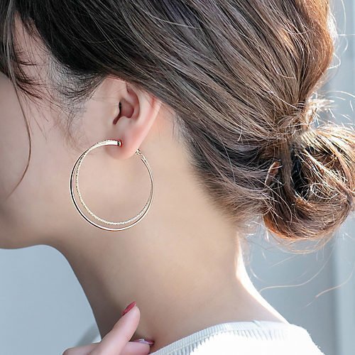 【フィービィー/phoebe】のダブルレイヤードフープイヤリング 人気、トレンドファッション・服の通販 founy(ファニー) 　ファッション　Fashion　レディースファッション　WOMEN　ジュエリー　Jewelry　リング　Rings　イヤリング　Earrings　アクセサリー　Accessories　イヤリング　Earrings　シルバー　Silver　テクスチャー　Texture　フープ　Hoop　 other-1|ID: prp329100004461305 ipo3291000000031224382