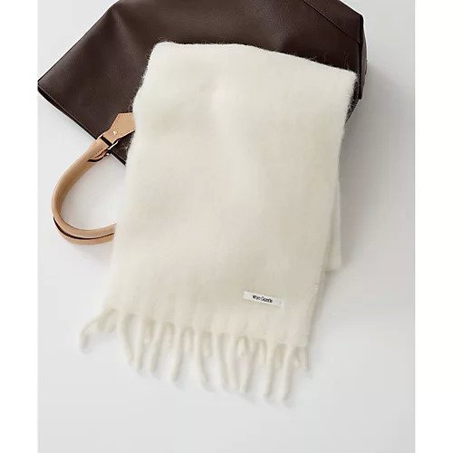 【ウィムガゼット/Whim Gazette】のブークレー無地ストール インテリア・キッズ・メンズ・レディースファッション・服の通販 founy(ファニー) ファッション Fashion レディースファッション Fashion for Women 2024年 2024 2024-2025秋冬・A/W Autumn/Winter 2024–25 AW24–25 ストール Stole, Wrap フリンジ Fringe, Tassel 無地 Plain, Solid Color オフホワイト|ID: prp329100004461874 ipo3291000000031227383