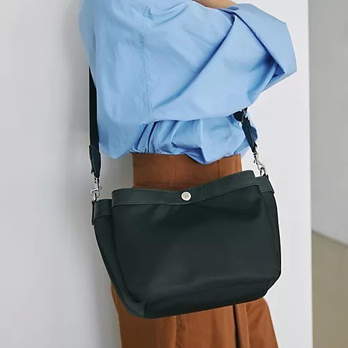 【トプカピ/TOPKAPI】の【Breath TOPKAPI】防水ナイロン レザーコンビ ショルダーバッグ インテリア・キッズ・メンズ・レディースファッション・服の通販 founy(ファニー) 　ファッション　Fashion　レディースファッション　Fashion for Women　バッグ　Bags　コンビ　Combo, Combination Style　ショルダー　Shoulder, Shoulder Strap　シンプル　Simple, Minimal　フロント　Front, Front Design　ポケット　Pocket, Pocket Detail　マグネット　Magnet, Magnetic Closure　旅行　Travel　ブラック|ID: prp329100004462546 ipo3291000000031230221