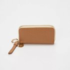 【トプカピ/TOPKAPI】の【TREASURE TOPKAPI】クロスエンボス レザー キーケース 人気、トレンドファッション・服の通販 founy(ファニー) ファッション Fashion レディースファッション Fashion for Women イエロー Yellow 春 Spring チェーン Chain, Chain Strap チャーム Charm, Pendant プレート Plate, Dish ポケット Pocket, Pocket Detail メッシュ Mesh, Net Fabric ループ Loop, Loop Knit S/S・春夏 SS, Spring/Summer, Warm Season おすすめ Recommended / Our Picks 夏 Summer thumbnail キャメル|ID: prp329100004462653 ipo3291000000034988982