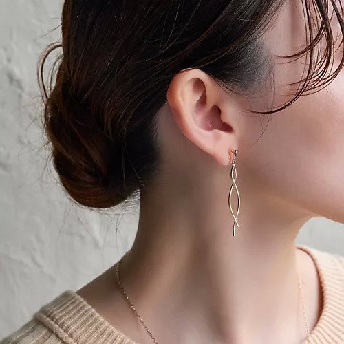 【フィービィー/phoebe】の【金属アレルギー対応】【痛くないシリーズ】スウィングクリスタルループフィットイヤリング シャンパンゴールド 人気、トレンドファッション・服の通販 founy(ファニー) 　ファッション　Fashion　レディースファッション　WOMEN　ジュエリー　Jewelry　リング　Rings　イヤリング　Earrings　イヤリング　Earrings　コーティング　Coating　シンプル　Simple　スタイリッシュ　Stylish　ロング　Long　エレガント 上品　Elegant　軽量　Lightweight　other-2|ID: prp329100004462660 ipo3291000000031245217