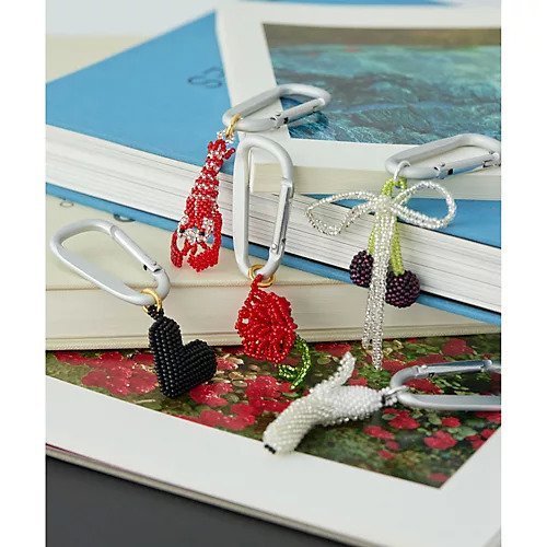 【ウィムガゼット/Whim Gazette】の【Pura Utz】Lobster Carabiner 人気、トレンドファッション・服の通販 founy(ファニー) 　ファッション　Fashion　レディースファッション　Fashion for Women　ガラス　Glass, Glassware　チャーム　Charm, Pendant　ハンド　Hand, Handmade　ボトム　Bottoms, Lower Wear　モチーフ　Motif, Design Theme　ループ　Loop, Loop Knit　おすすめ　Recommended / Our Picks　2025年　2025　2025春夏・S/S　Spring/Summer 2025 SS25　other-2|ID: prp329100004462695 ipo3291000000031245334