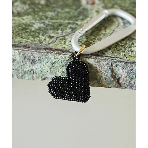 【ウィムガゼット/Whim Gazette】の【Pura Utz】Heart Carabiner インテリア・キッズ・メンズ・レディースファッション・服の通販 founy(ファニー) https://founy.com/ ファッション Fashion レディースファッション Fashion for Women ガラス Glass, Glassware チャーム Charm, Pendant ハンド Hand, Handmade ボトム Bottoms, Lower Wear モチーフ Motif, Design Theme ループ Loop, Loop Knit おすすめ Recommended / Our Picks 2025年 2025 2025春夏・S/S Spring/Summer 2025 SS25 |ID: prp329100004462698 ipo3291000000031230840