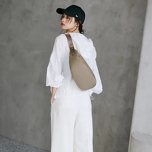 【トプカピ/TOPKAPI】の【Breath TOPKAPI】Freely フリーリー ナイロン ロゴテープ ラウンド ショルダーバッグ 人気、トレンドファッション・服の通販 founy(ファニー) 　ファッション　Fashion　レディースファッション　WOMEN　バッグ　Bag　ショルダー　Shoulder　財布　Wallet　ハーフ　Half　フィット　Fit　フォルム　Form　ポケット　Pocket　ラウンド　Round　ワンポイント　One Point　other-3|ID: prp329100004462745 ipo3291000000031508885