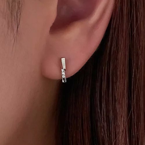 【フィービィー/phoebe】の【金属アレルギー対応/痛くないシリーズ】ツイストバービジューライトフィットイヤリング シルバー 人気、トレンドファッション・服の通販 founy(ファニー) 　ファッション　Fashion　レディースファッション　WOMEN　ジュエリー　Jewelry　リング　Rings　イヤリング　Earrings　おすすめ　Recommend　イヤリング　Earrings　シルバー　Silver　ツイスト　Twist　ビジュー　Bijou　モチーフ　Motif　軽量　Lightweight　other-2|ID: prp329100004462756 ipo3291000000031245556
