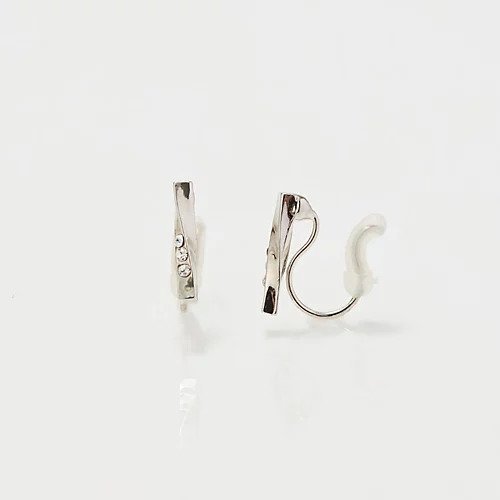 【フィービィー/phoebe】の【金属アレルギー対応/痛くないシリーズ】ツイストバービジューライトフィットイヤリング インテリア・キッズ・メンズ・レディースファッション・服の通販 founy(ファニー) ファッション Fashion レディースファッション Fashion for Women ジュエリー Jewelry ファッションリング Fashion Rings イヤリング・フープ・ドロップタイプ Hoop, Drop & Clip Earrings おすすめ Recommended / Our Picks イヤリング Earrings ツイスト Tweed, Tweed Fabric ビジュー Bijou, Jewel-like Accent モチーフ Motif, Design Theme 軽量 Lightweight, Ultra Light シルバー|ID: prp329100004462757 ipo3291000000033395096