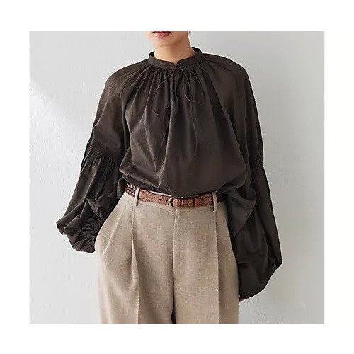 【ウィムガゼット/Whim Gazette】のローンギャザーブラウス インテリア・キッズ・メンズ・レディースファッション・服の通販 founy(ファニー) https://founy.com/ ファッション Fashion レディースファッション Fashion for Women トップス・カットソー Cut & Sew Tops シャツ・ブラウス・オフィスカジュアル Elegant Blouses & Button-Ups ギャザー Gathered, Ruffled シャーリング Shirring, Ruched フェミニン Feminine, Girly ベビー Baby, Babywear ワッシャー Washer, Crinkled Finish 2025年 2025 2025春夏・S/S Spring/Summer 2025 SS25 |ID: prp329100004463117 ipo3291000000031232273